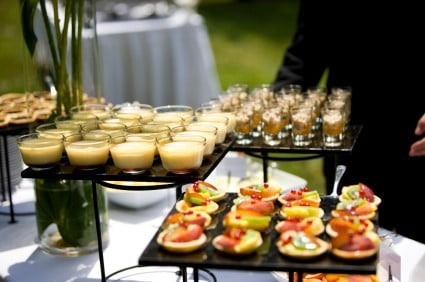 Finger Food tạo ra hhông gian thoải mái, dễ dàng trò chuyện
